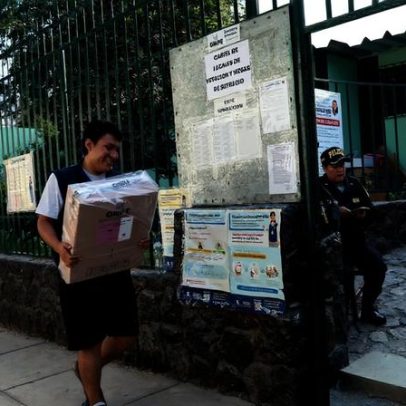 Peru define presidente entre direita de Fujimori e esquerda de Sánchez
