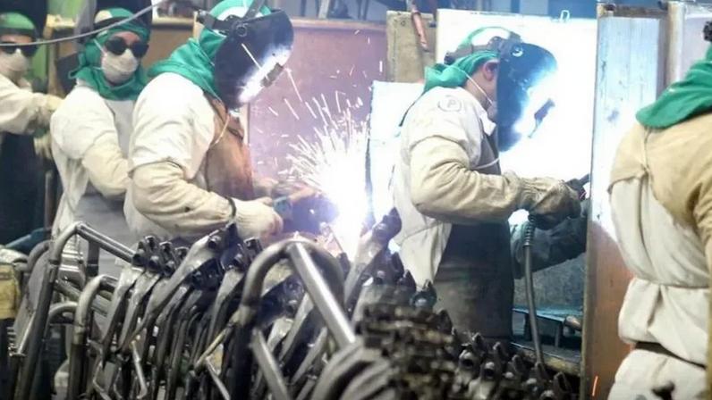 Produção industrial avança 0,7% em abril.