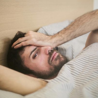 Dormir de barriga para cima pode afetar a qualidade do sono, dizem estudos