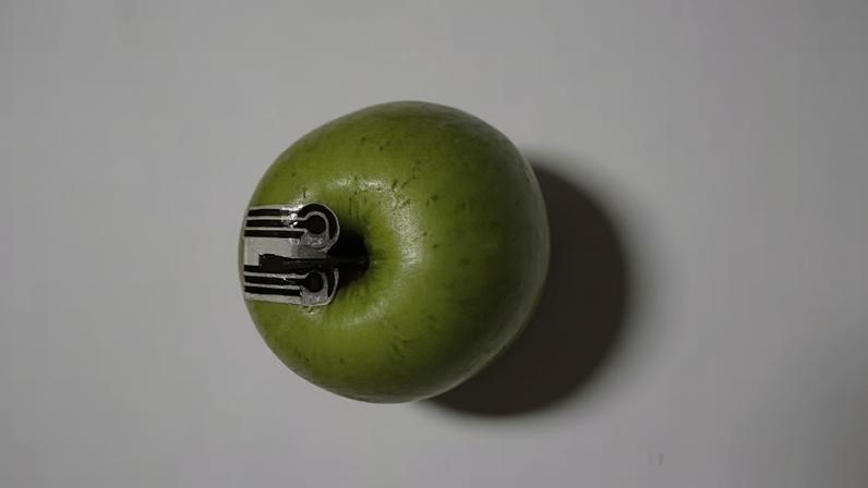 Sensor 'vestível' tem a vantagem de ser aplicado diretamente na amostra, pois o acetato consegue adquirir o formato da superfície em que é posicionado.