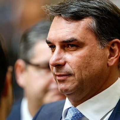 Flávio Bolsonaro defende Bolsa Família e isenção de IR até R$ 5.000