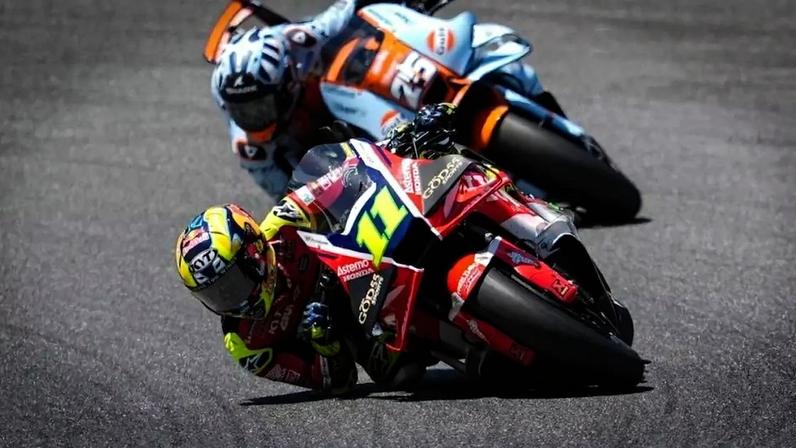 Diogo Moreira e Raúl Fernández durante a Sprint do GP da Tchéquia