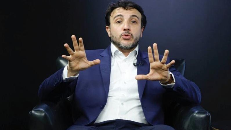 Renan Santos diz que Flávio é inviável contra Lula e mira segundo turno
