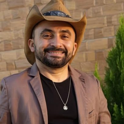 Cantor de 37 anos morre em grave acidente horas após show