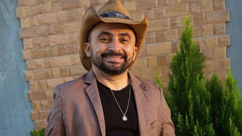 O cantor Jailson Luz Leal morreu na madrugada deste domingo (14/6), após um grave acidente na BR-316, em Campo Grande do Piauí