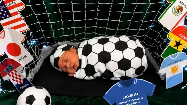 Bebês da UTI neonatal ganham roupinhas da Copa do Mundo nos EUA