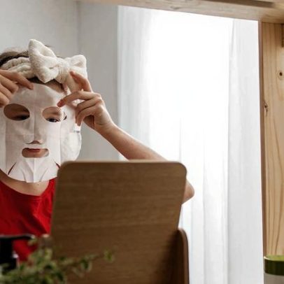 Cosmeticorexia: obsessão precoce por skincare em meninas preocupa especialistas