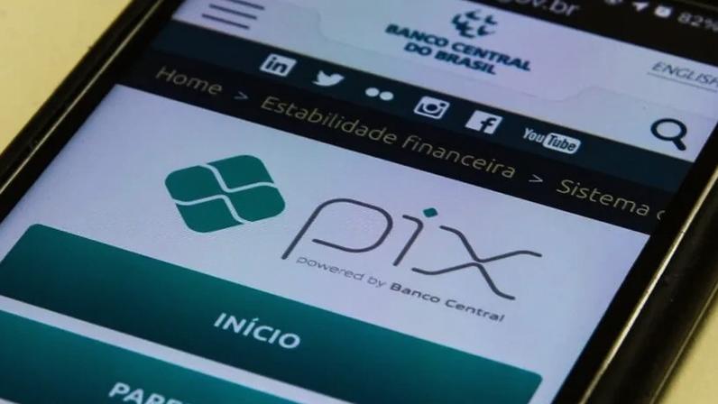 Pix foi considerado por EUA um mecanismo comercial "desleal"; na foto, um celular com a tela do Banco Central do Brasil aberta