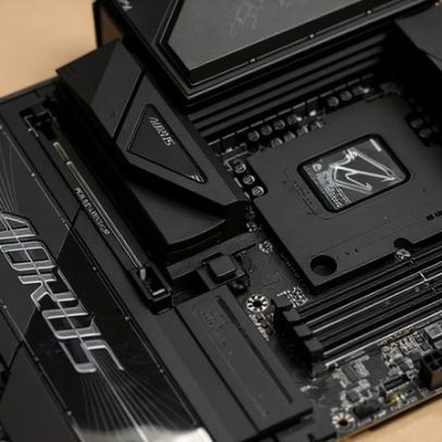 Gigabyte apresenta placa-mãe com chipset Z990 para CPUs Intel Nova Lake-S