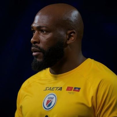 Goleiro lenda do Haiti se aposenta da seleção após a Copa