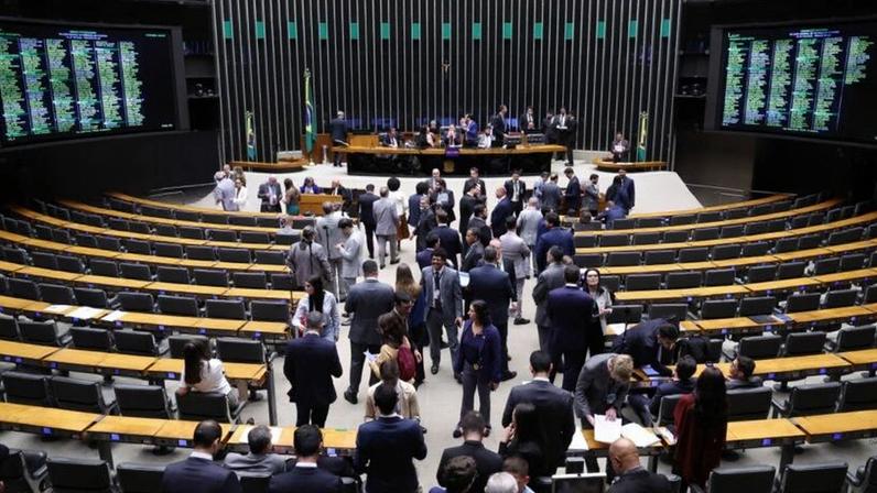 PL da 6 X 1 muda de relator após governo retirar urgência