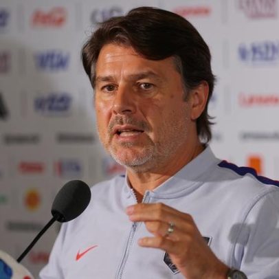 Técnico dos EUA destaca preparo mental na estreia, sem discursos inspiradores