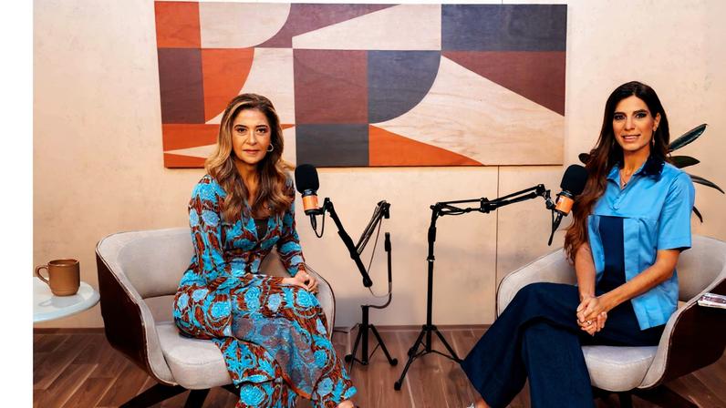 Leila Pereira, presidente do Palmeiras, e Andréia Sadi na estréia do POD_i — Foto: GloboNews