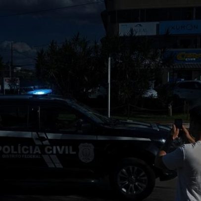 Bolsonaro presta depoimento de 40 minutos sobre arma apreendida