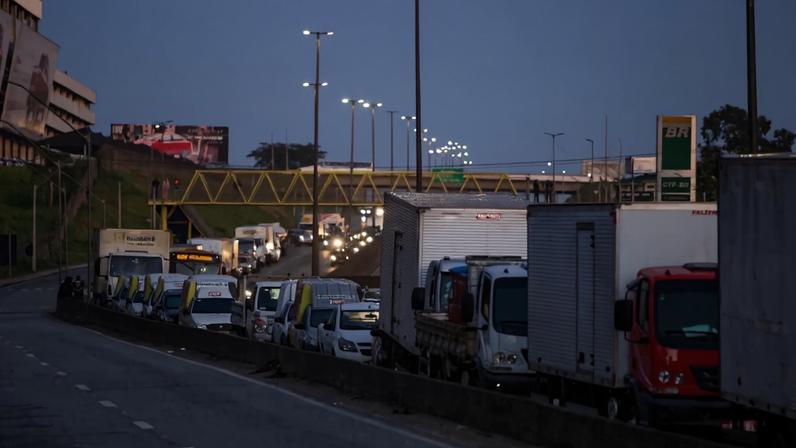 CNT aponta necessidade de investimento em restauração de rodovias em Minas
