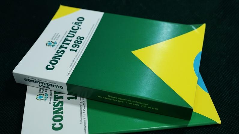 Conhecida como "Constituição Cidadã", a Constituição Federal foi promulgada em 5 de outubro de 1988