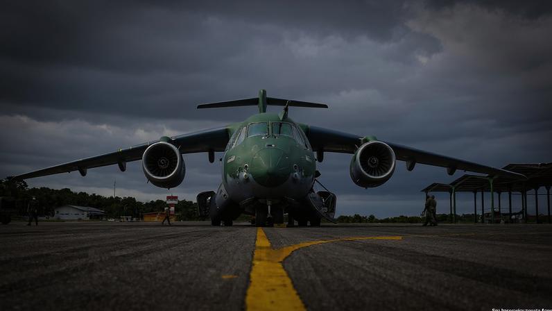 Aeronave do modelo KC-390 Millennium será enviada para ajuda humanitária na Venezuela