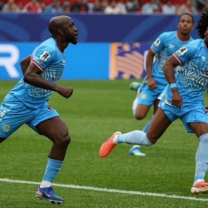 Wissa, atacante do Newcastle, faz o primeiro gol da RD Congo em Copas