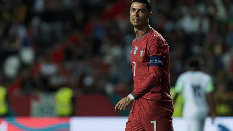 Capitão da seleção portuguesa, Cristiano Ronaldo chega para sua 6ª edição da Copa do Mundo.