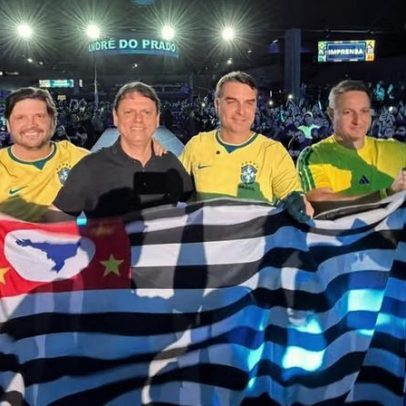 Flávio Bolsonaro repete slogan esperança vencer medo ao lançar aliado ao Senado