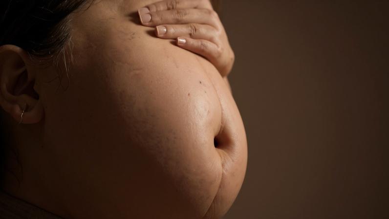Imagem de barriga de grávida. Entenda como a fertilidade das mulheres diminui com o tmepo — Foto: Daniel Reche por Pixabay