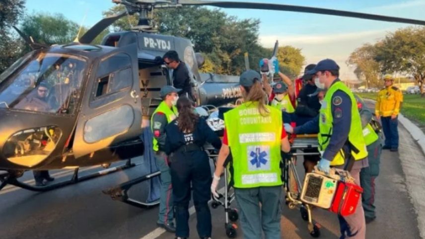 Imagem colorida, PRF atropelado em SC recebe transfusão de sangue na rodovia e é internado em estado grave - Metrópoles