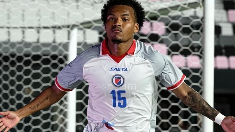 Haiti vence a Nova Zelândia em amistoso atrasado por raios