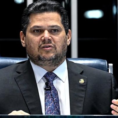 Davi rebate a Veja: nega ter recebido valores no Brasil ou no exterior