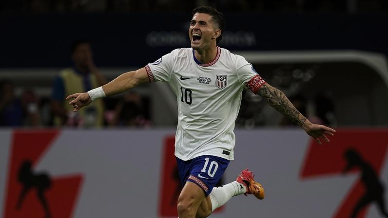 Pulisic comemora gol marcado pelos Estados Unidos