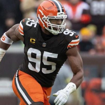 Browns trocam Myles Garrett aos Rams por Jared Verse e primeira rodada