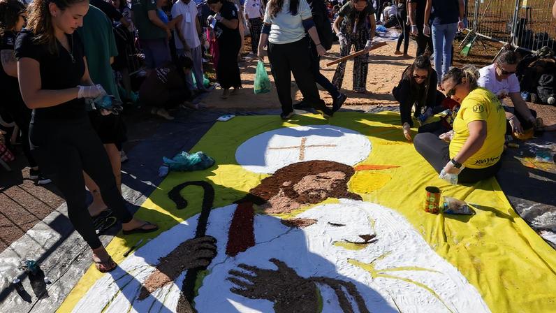 Jovens do DF se mobilizam por tapetes de Corpus Christi e jejum de telas