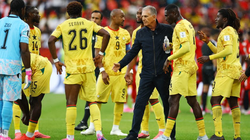 Carlos Queiroz, técnico de Gana, contra o Panamá — Foto: Dan Mullan/Getty Images