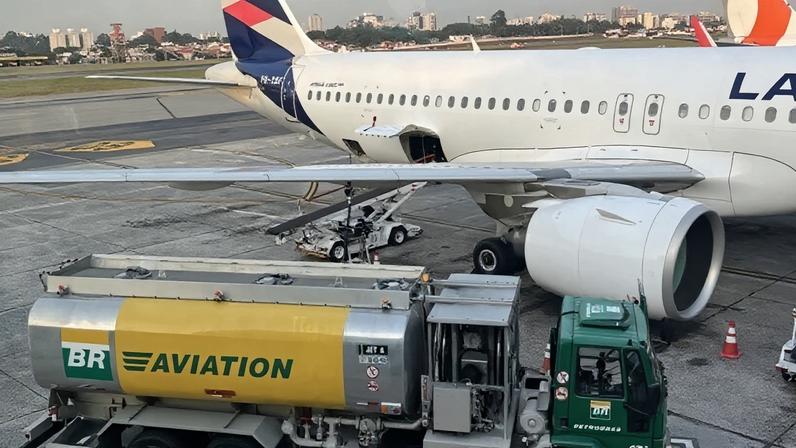 Governo libera R$ 8 bilhões para o setor aéreo