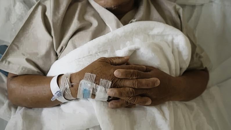 A quimioterapia pode causar uma série de efeitos colaterais devido a ação dos fármacos nas células do corpo