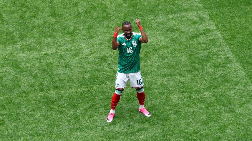 Julian Quiñones provocou os sul-africanos ao imitar a dança de Tshabalala — Foto: Raquel Cunha/Reuters