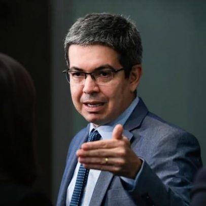 PEC do fim da 6 X 1 vai à CCJ na próxima semana, diz Randolfe