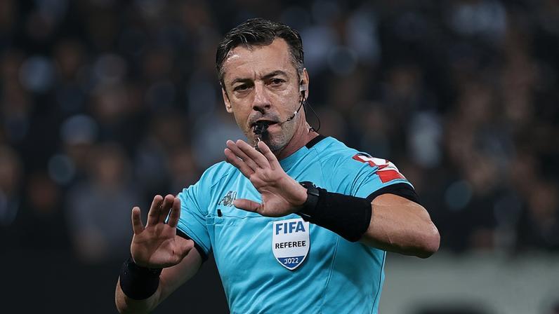Raphael Claus fará sua estreia na Copa do Mundo