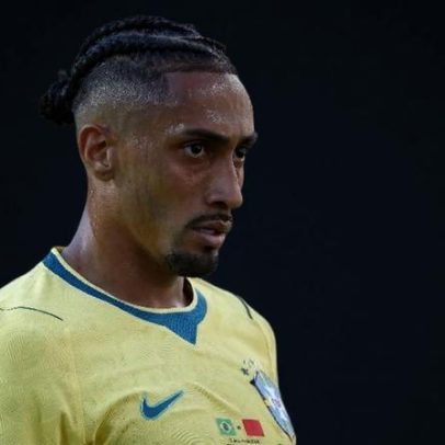 Trabalho invisível e potencial sustentam espaço de Raphinha na seleção
