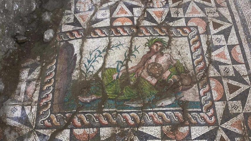 O “Jovem Eurimedonte” é o deus do rio homônimo, associado à fertilidade e ao papel vital que as águas tinham para a vida da civilização da época