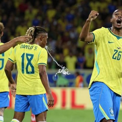 Brasil tem terceira escalação diferente na fase de grupos da Copa