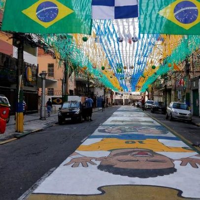 Ruas decoradas para a Copa fortalecem vínculos comunitários no Rio