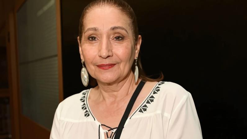 RedeTV! aposta em rodízio de comentaristas para turbinar audiência de Sonia Abrão