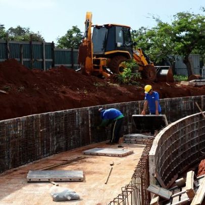 Reforma da piscina com ondas avança, com área para bebês e toboágua