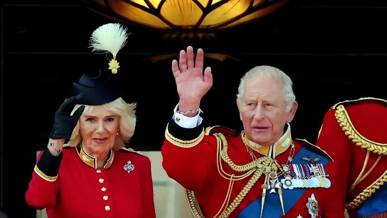 O Rei Charles III e a Rainha consorte Camilla. (Foto: ANDY RAIN/EFE/EPA)