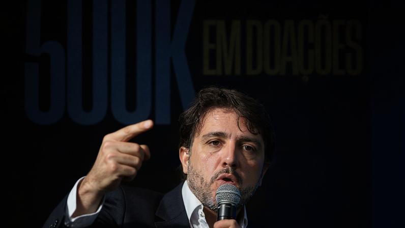 Na noite de 2ª feira (1º.jun) a vaquinha de Renan já estava em R$ 593.223, com 10.232 apoiadores