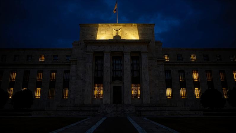 Fed mantém juros e abandona expectativa de cortes em 2026