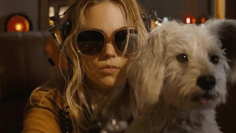 Mesmo com conveniências e clichês, Supergirl de Milly Alcock merece atenção no DCU