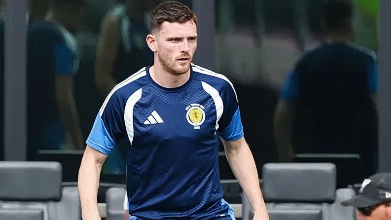 Andy Robertson, capitão da Escócia, em treino antes de jogo contra o Brasil, pela Copa do Mundo