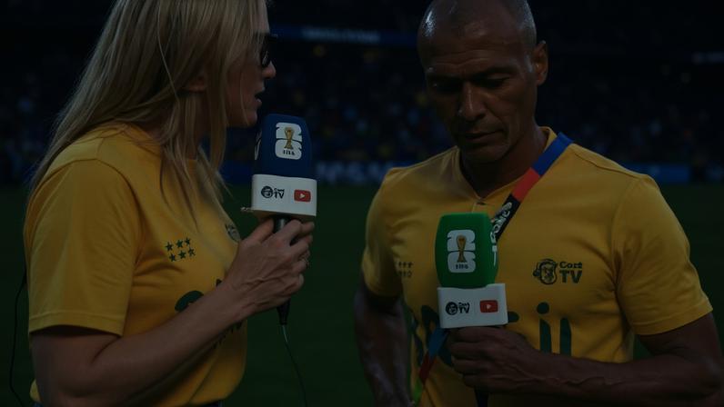Romário durante entrevista na CazéTV. (Foto: Reprodução)