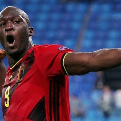Lukaku marca em amistoso e assume 2º maior artilheiro de seleções europeias